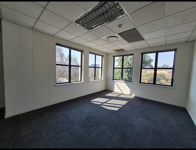 1,311M² OFFICE TO LET IN SANDTON CENTRAL